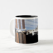 Internationale Raumstation 21 Zweifarbige Tasse (Vorderseite Links)