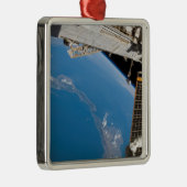 Internationale Raumstation 27 Silbernes Ornament (Rechts)