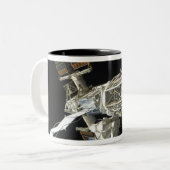 Internationale Raumstation 8 Zweifarbige Tasse (Vorderseite Links)