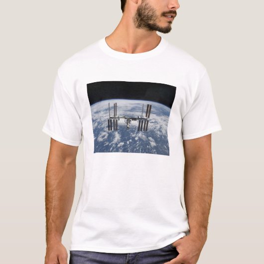 Internationale Raumstation im Orbit T-Shirt (Vorderseite)