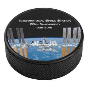 Internationale Raumstation ISS 20 Jahre alt Eishockey Puck