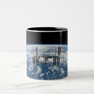 Internationale Weltraumstation -- Gesehen von Zweifarbige Tasse