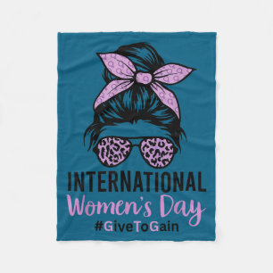Internationaler Frauentag 2026 8. März iwd geben Fleecedecke