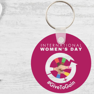 Internationaler Frauentag 2026 Give To Gain Schlüsselanhänger
