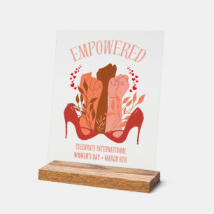Internationaler Frauentag EMPOWERED Fists Stiletto Acrylschild
