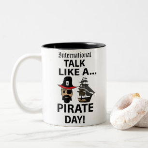 Internationaler Piratentag Zweifarbige Tasse