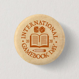 Internationales Gamebook Day Parchment-Abzeichen Button