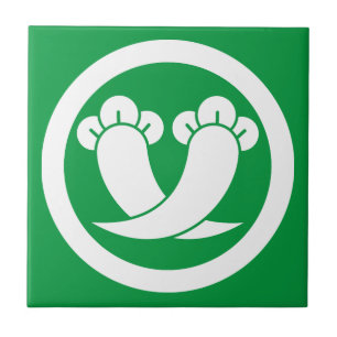 Intersecting cloves in circle fliese