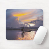 Intha-Fischer Bein-Ruderboot fischt mit Netz Mousepad (Mit Mouse)