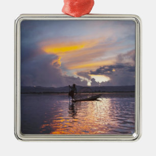 Intha-Fischer Bein-Ruderboot fischt mit Netz Ornament Aus Metall