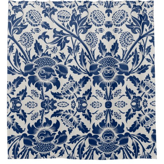 Intricate blue floral pattern on light background duschvorhang (Vorderseite)