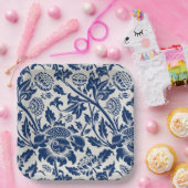 Intricate blue floral pattern on light background pappteller (Party)