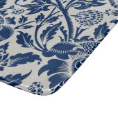 Intricate blue floral pattern on light background schneidebrett (Ecke)