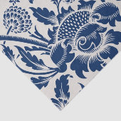 Intricate blue floral pattern on light background seidenpapier (Ausschnitt)