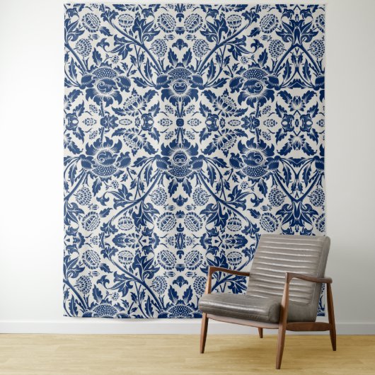 Intricate blue floral pattern on light background wandteppich (Beispiel)