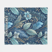 Intricate Blue & Green Botanical - Starry Dark Blu Fleecedecke (Vorderseite (Horizontal))
