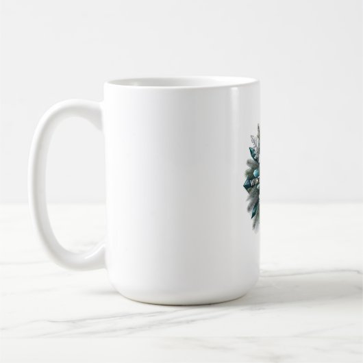 Intricate Frozen Evergreen T-Shirt Kaffeetasse (Links)