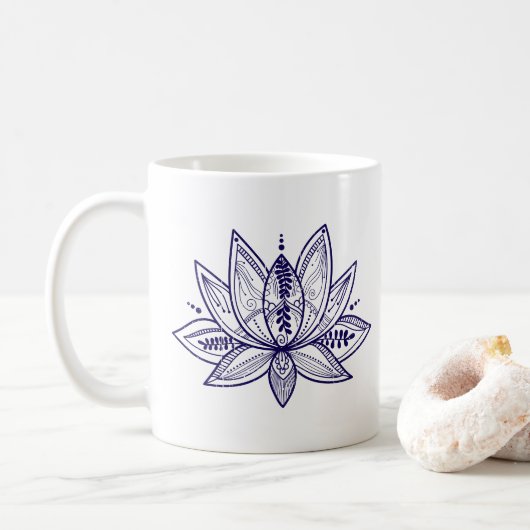 Intricate Lotus Blume Distressed Line Art Kaffeetasse (Mit Donut)