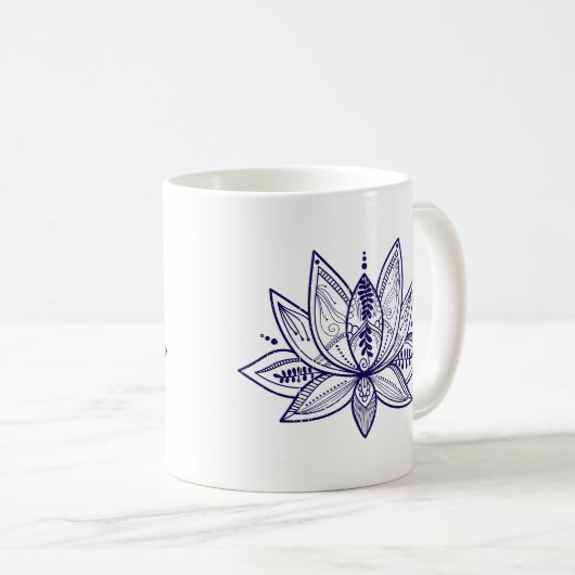 Intricate Lotus Blume Distressed Line Art Kaffeetasse (VorderseiteRechts)
