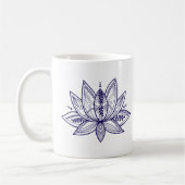 Intricate Lotus Blume Distressed Line Art Kaffeetasse (Links)