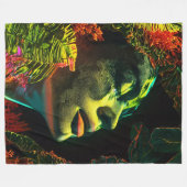 Intricate Neon Woman, Vibrant Coralpunk Art Fleecedecke (Vorderseite (Horizontal))