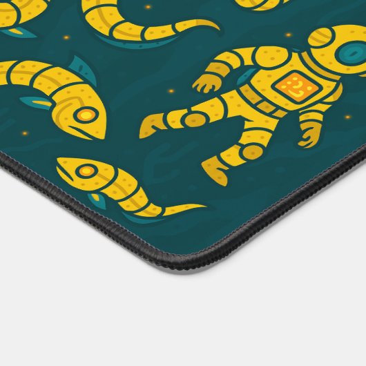 Intricate Steampunk Eel and Diver Underwater Scene Schreibtischunterlage (Ecke)