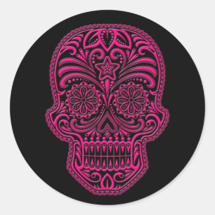 Intricentieren rosa Zuckerschädel auf schwarz Runder Aufkleber