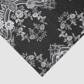 Intrictive weiße Spitzen auf schwarzer Decoupage Seidenpapier (Detail)