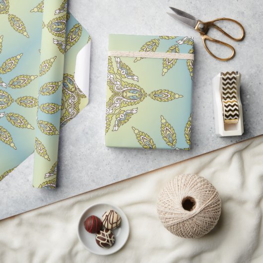 Intrigates Blumenmuster mit symmetrischen Blättern Geschenkpapier (Kunsthandwerk)