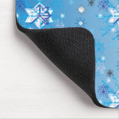 Intrikierte blaue und weiße Sterne und Schneeflock Mousepad (Ecke)