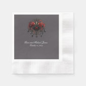 Intrikierter schwarz-gotischer Kronleuchter mit Ro Serviette (Vorderseite)