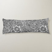 Intrikiertes Blumendesign in Schwarz und Weiß Seitenschläferkissen (Rückseite)