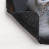 Introspektiver Denker-mit blauen Augen Kätzchen Mousepad (Ecke)