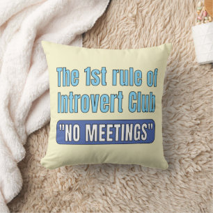 Introvert Club T-Shirt Kissen
