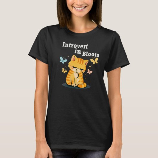 Introvert in Blüte Hübsche Katze - Ästhetischer In T-Shirt (Vorderseite)