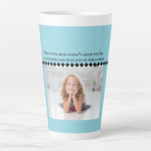 Introvert Meme Latte Tasse (Vorderseite)