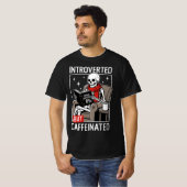 Introverted But Caffeinated Social Battery Skeleto T-Shirt (Vorne ganz)
