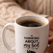 Introvertierte Kaffeetasse | Nachdenken