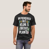 Introvertierter, aber williger Gärtner, der über P T-Shirt (Vorne ganz)