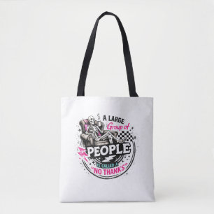 Introvertiertes Skelett, das sich mit Kaffee entsp Tasche