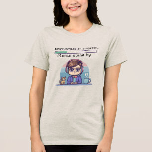 Introvertierung in Arbeit – Lustiges Retro Pixel Tri-Blend Shirt