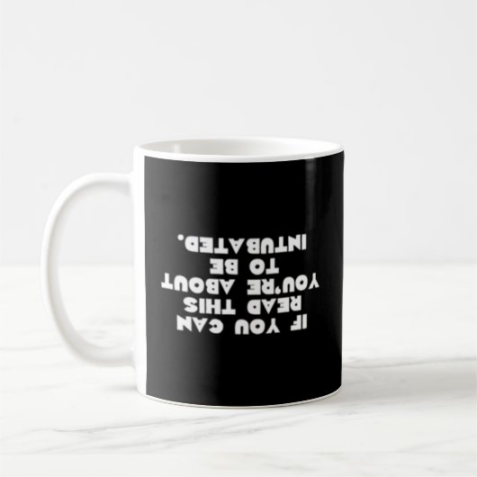 Intubierter Respirationstherapeut Kaffeetasse (Links)