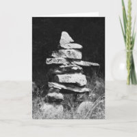 Inukshuk steht stark