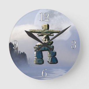 Inukshuk & Wilderness Moon Art Clock Runde Wanduhr