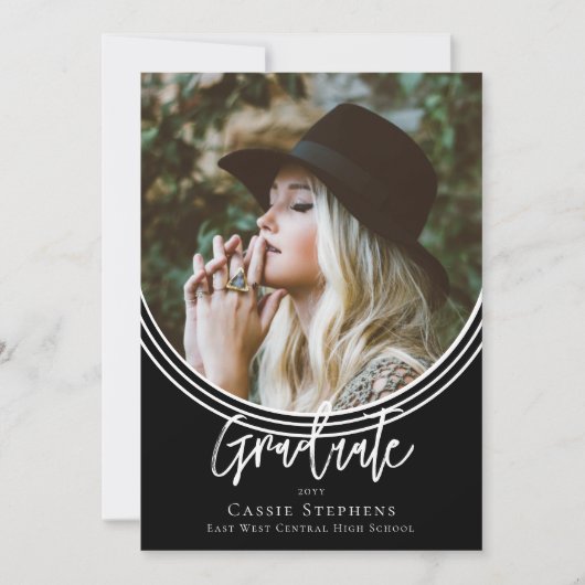 Invertiertes Arch Trendy Script Graduate Foto Einladung (Vorderseite)