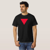 invertiertes rotes Dreieck T-Shirt (Vorne ganz)