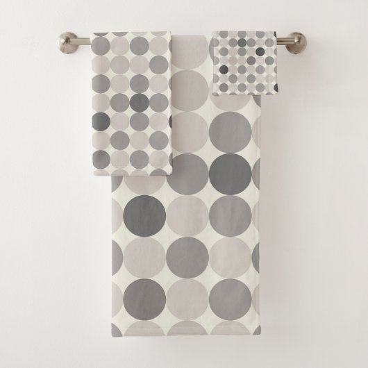 Inviting Gray Circle Bath Towel Set (Insitu)