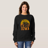 Iowa Zuhause Farm Native Staat Tractor Retro Sunse Sweatshirt (Vorne ganz)