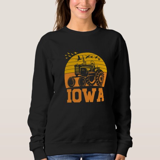 Iowa Zuhause Farm Native Staat Tractor Retro Sunse Sweatshirt (Vorderseite)
