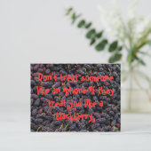 iPhone vs BlackBerry Postkarte (Stehend Vorderseite)